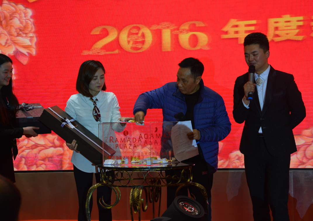 乘风破浪 逐梦远航 百乐博(中国)官方网站制药举行“大百乐博(中国)官方网站 新征程”新春年会2.png